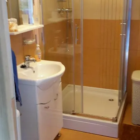 Gabor Apartman شقة